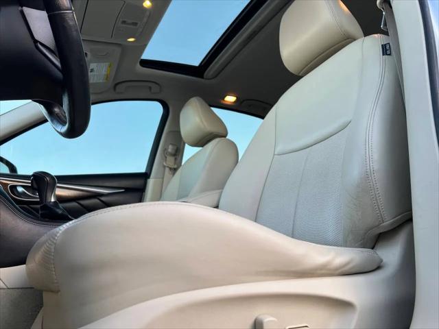 2015 INFINITI Q50 Premium