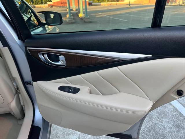 2015 INFINITI Q50 Premium
