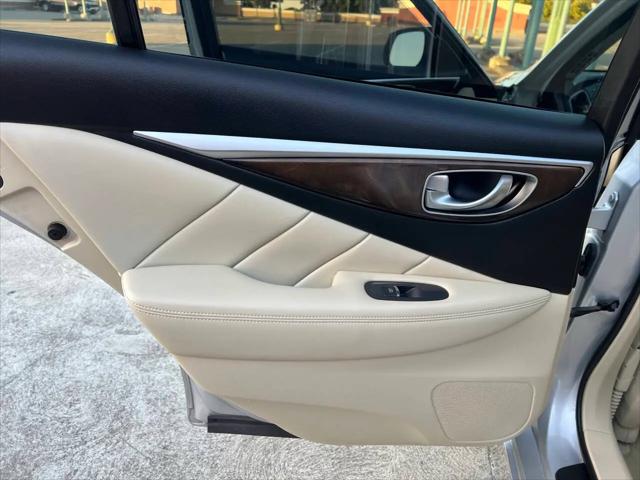 2015 INFINITI Q50 Premium