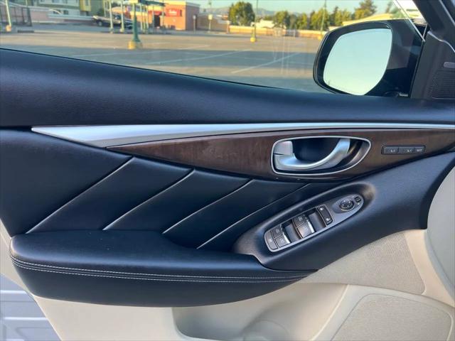2015 INFINITI Q50 Premium