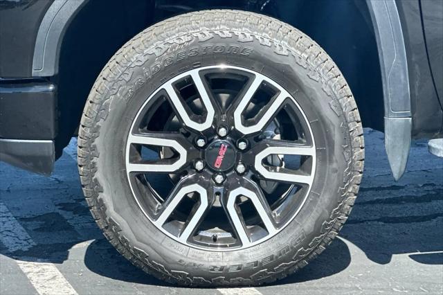 2024 GMC Sierra 1500 4WD Crew Cab Short Box AT4