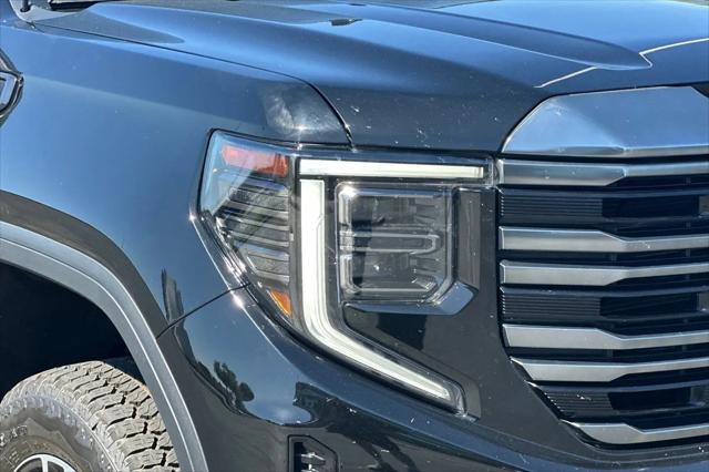 2024 GMC Sierra 1500 4WD Crew Cab Short Box AT4