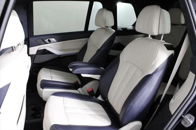2021 BMW X7 M50i
