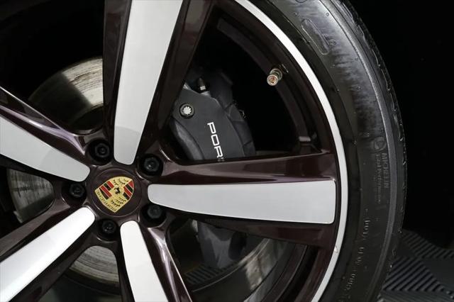 2023 Porsche Macan T