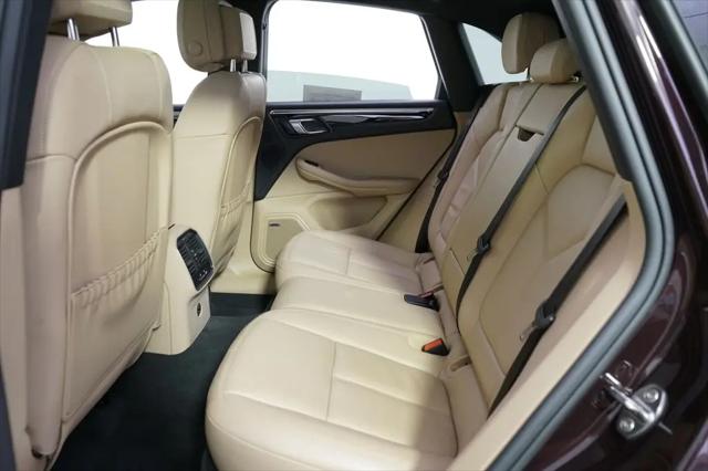 2023 Porsche Macan T