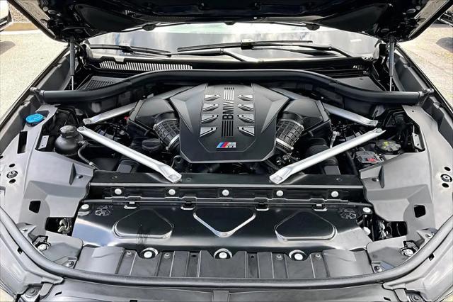 2024 BMW X5 M60i