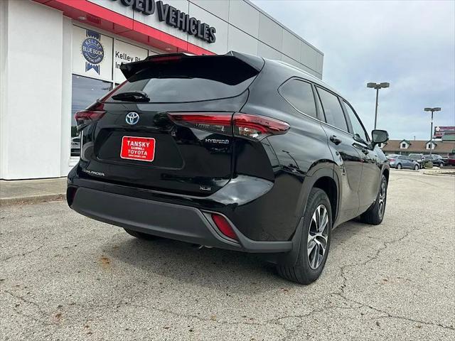 2024 Toyota Highlander Hybrid XLE