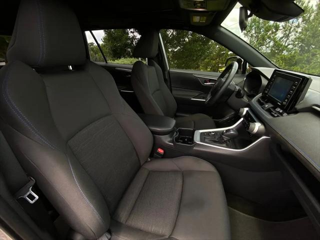2022 Toyota RAV4 Hybrid SE