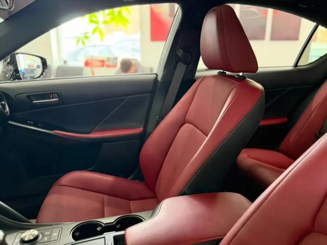 2025 Lexus IS 350 F SPORT Design