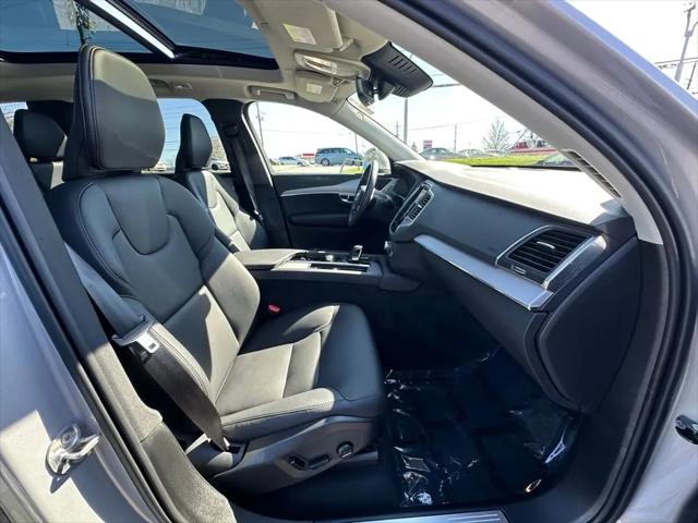 2025 Volvo XC90 B5 Core