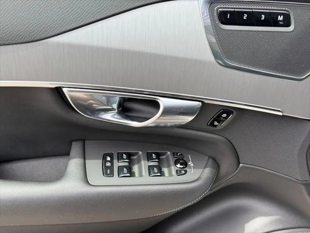 2025 Volvo XC90 B5 Core