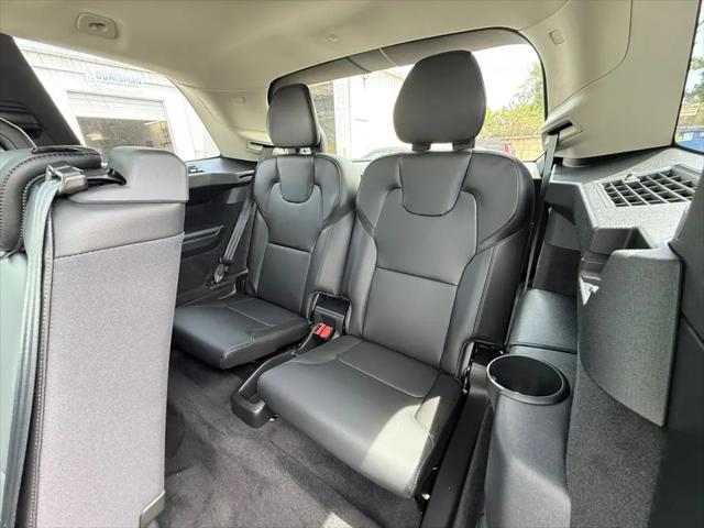 2025 Volvo XC90 B5 Core