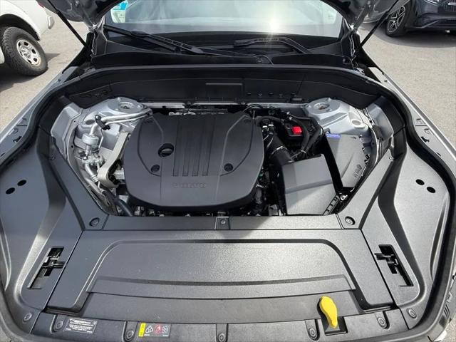 2025 Volvo XC90 B5 Core