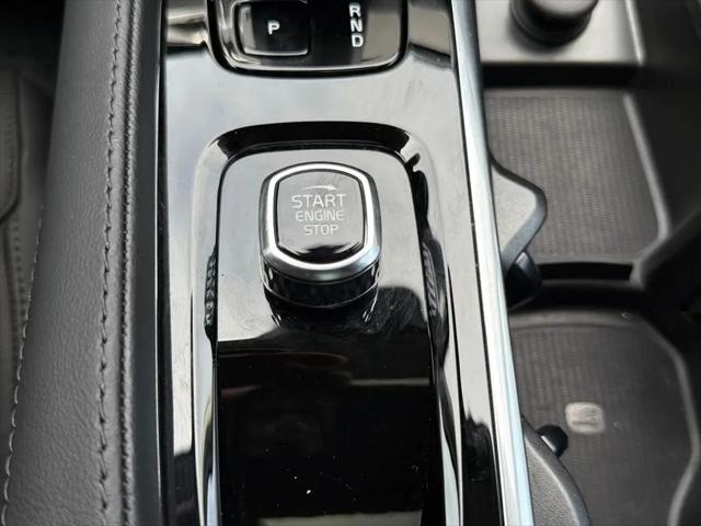 2025 Volvo XC90 B5 Core
