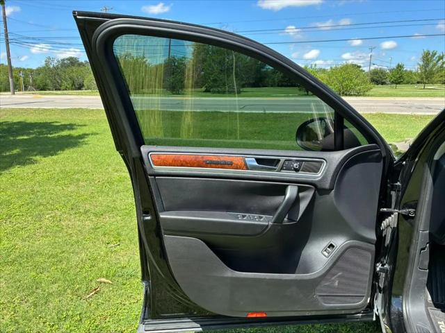 2012 Volkswagen Touareg TDI Lux