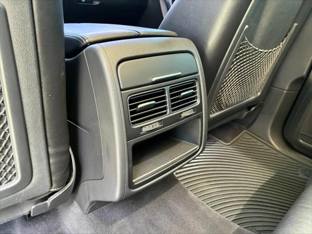2012 Volkswagen Touareg TDI Lux