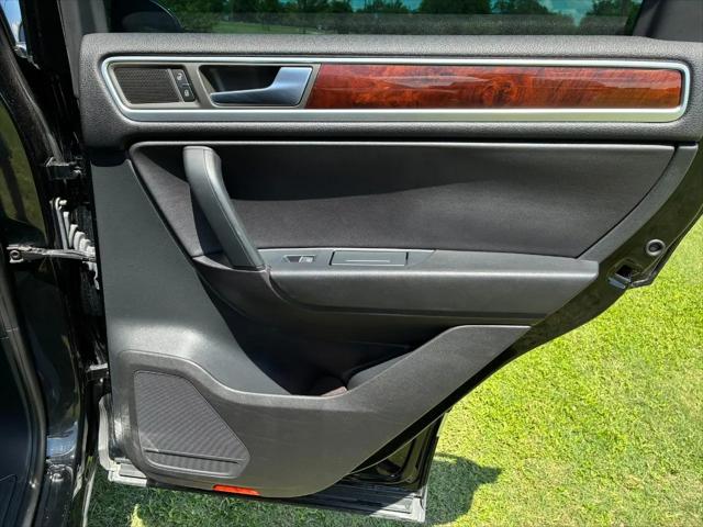 2012 Volkswagen Touareg TDI Lux