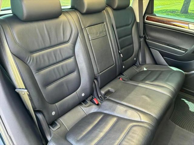 2012 Volkswagen Touareg TDI Lux