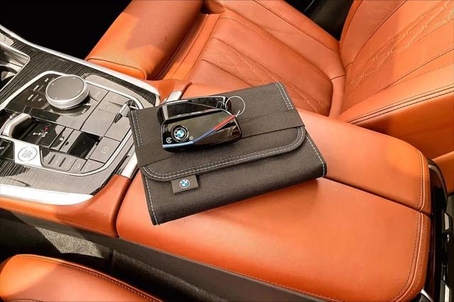 2024 BMW X7 M60i