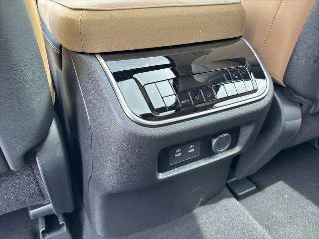 2026 INFINITI QX80 LUXE AWD