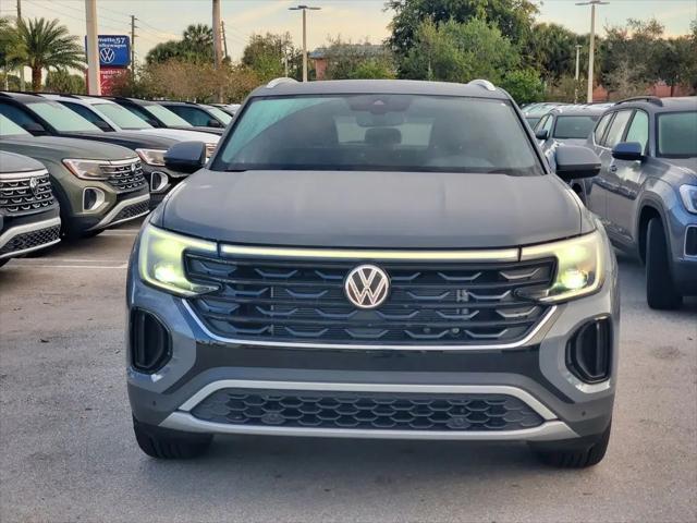 2026 Volkswagen Atlas Cross Sport SE with Technology