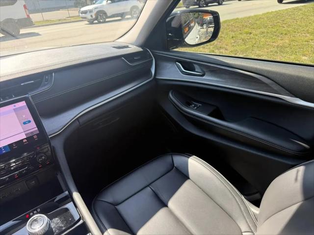 2023 Jeep Grand Cherokee Limited 4x2