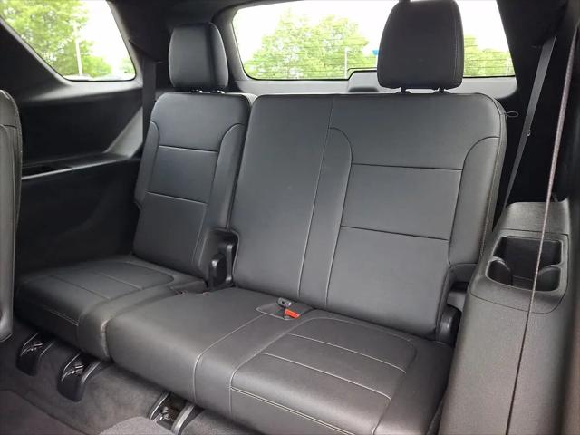 2023 Chevrolet Traverse AWD LT Leather