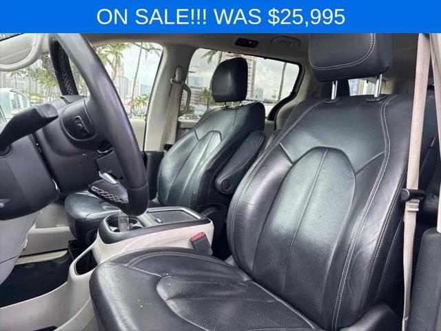 2022 Chrysler Pacifica Touring L