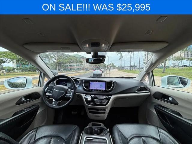 2022 Chrysler Pacifica Touring L