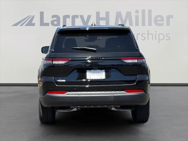 2026 Jeep Grand Cherokee Altitude 4x4