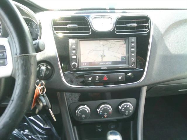 2012 Chrysler 200 S