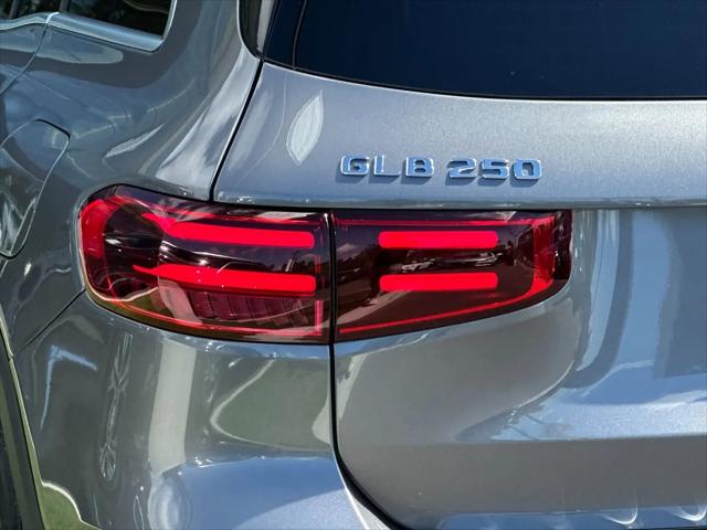 2026 Mercedes-Benz GLB 4MATIC