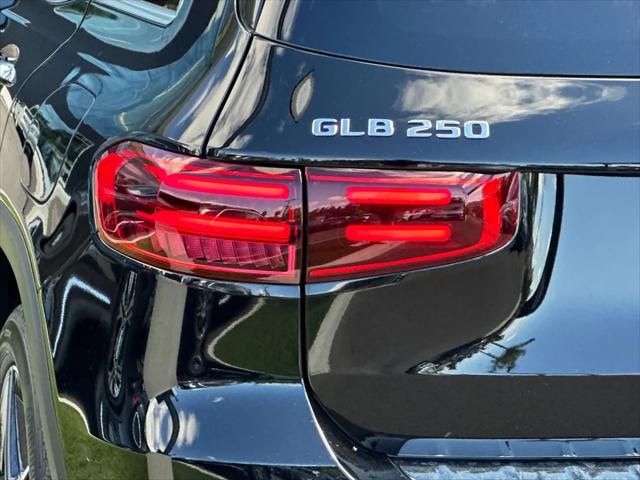 2026 Mercedes-Benz GLB 4MATIC