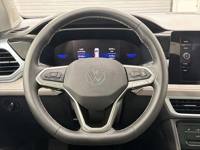 2025 Volkswagen Taos 1.5T SE