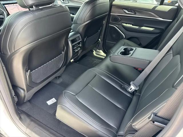2026 Jeep Grand Cherokee Limited 4x2