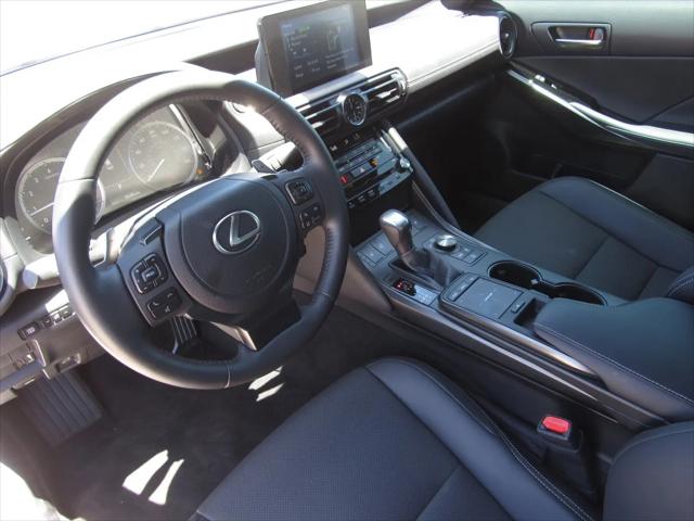 2025 Lexus IS 300 F SPORT Design