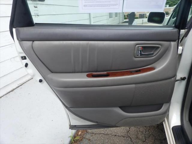2004 Toyota Avalon XL