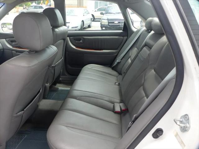 2004 Toyota Avalon XL