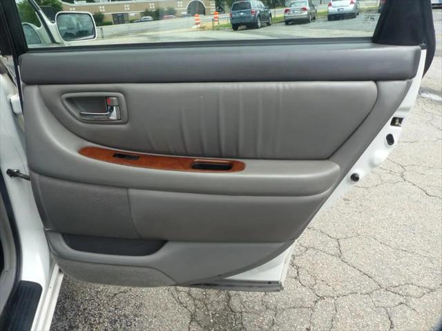 2004 Toyota Avalon XL