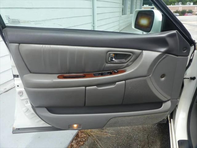 2004 Toyota Avalon XL