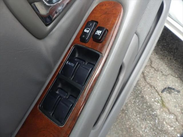 2004 Toyota Avalon XL