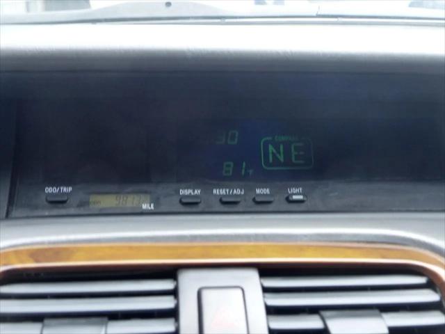 2004 Toyota Avalon XL