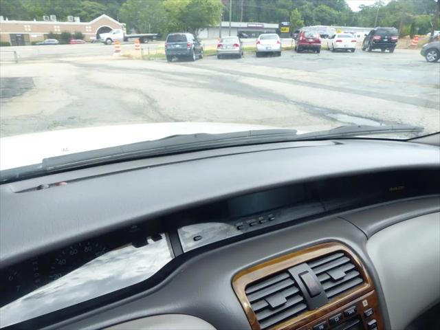 2004 Toyota Avalon XL