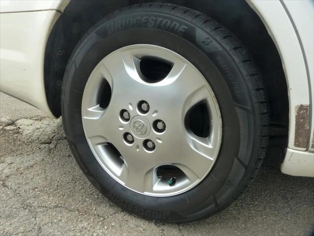2004 Toyota Avalon XL