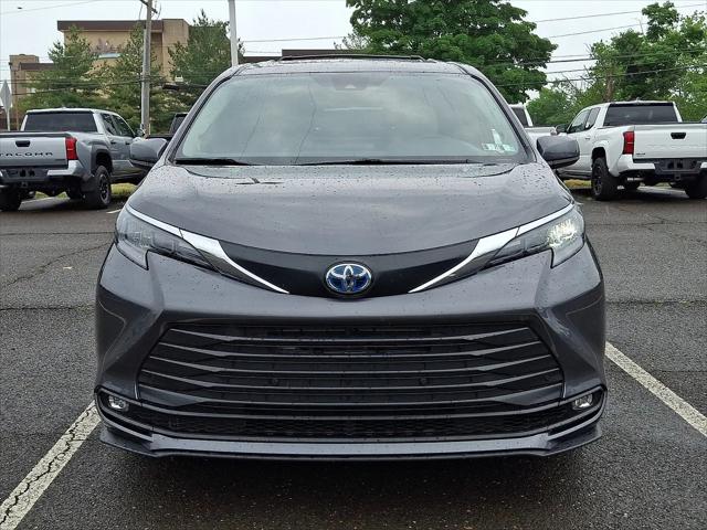 2025 Toyota Sienna XLE