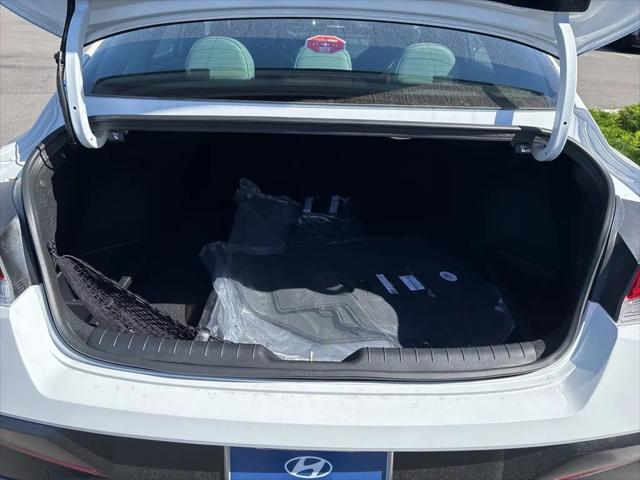 2025 Hyundai Elantra Hybrid Limited