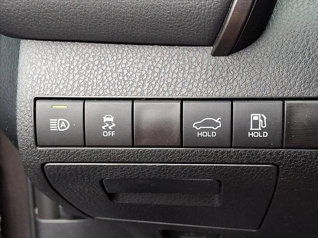 2023 Toyota Camry SE AWD