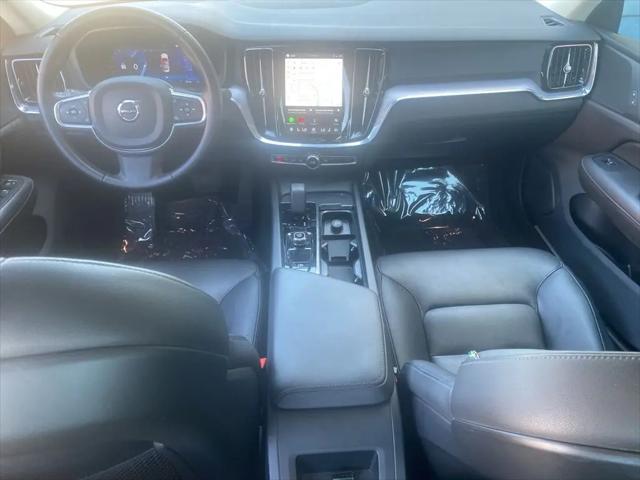 2024 Volvo S60 B5 Core Dark Theme