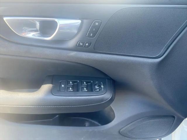 2024 Volvo S60 B5 Core Dark Theme
