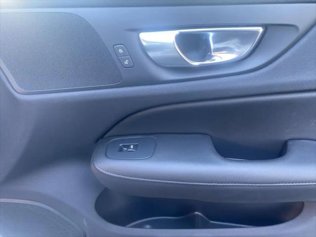 2024 Volvo S60 B5 Core Dark Theme